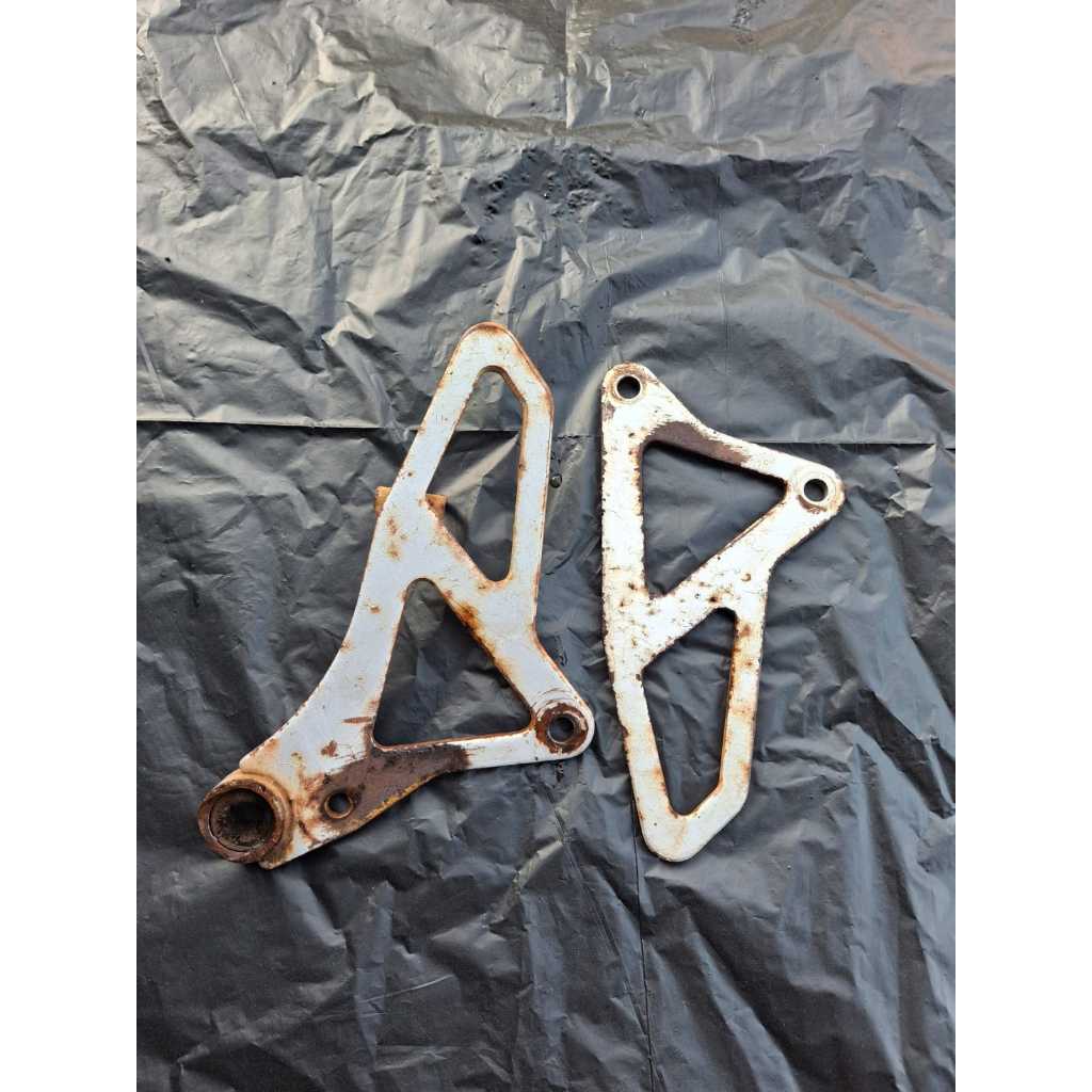 Sirip Rangka atau Kupingan Rangka Satria Lumba Khusus Velg Belakang Tromol Ori Copotan