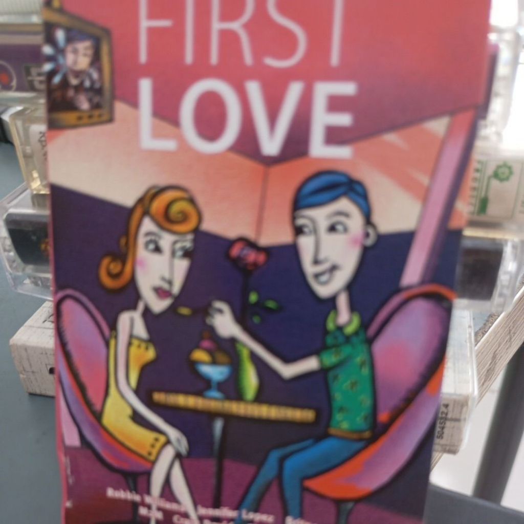 kaset pita kompilasi first love