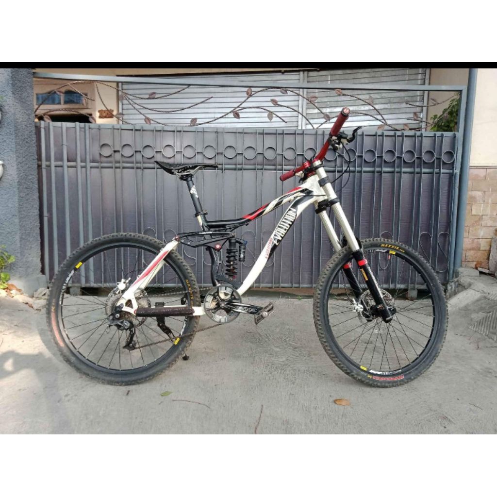 Evolution Theory Free Ride MTB, second bukan Polygon