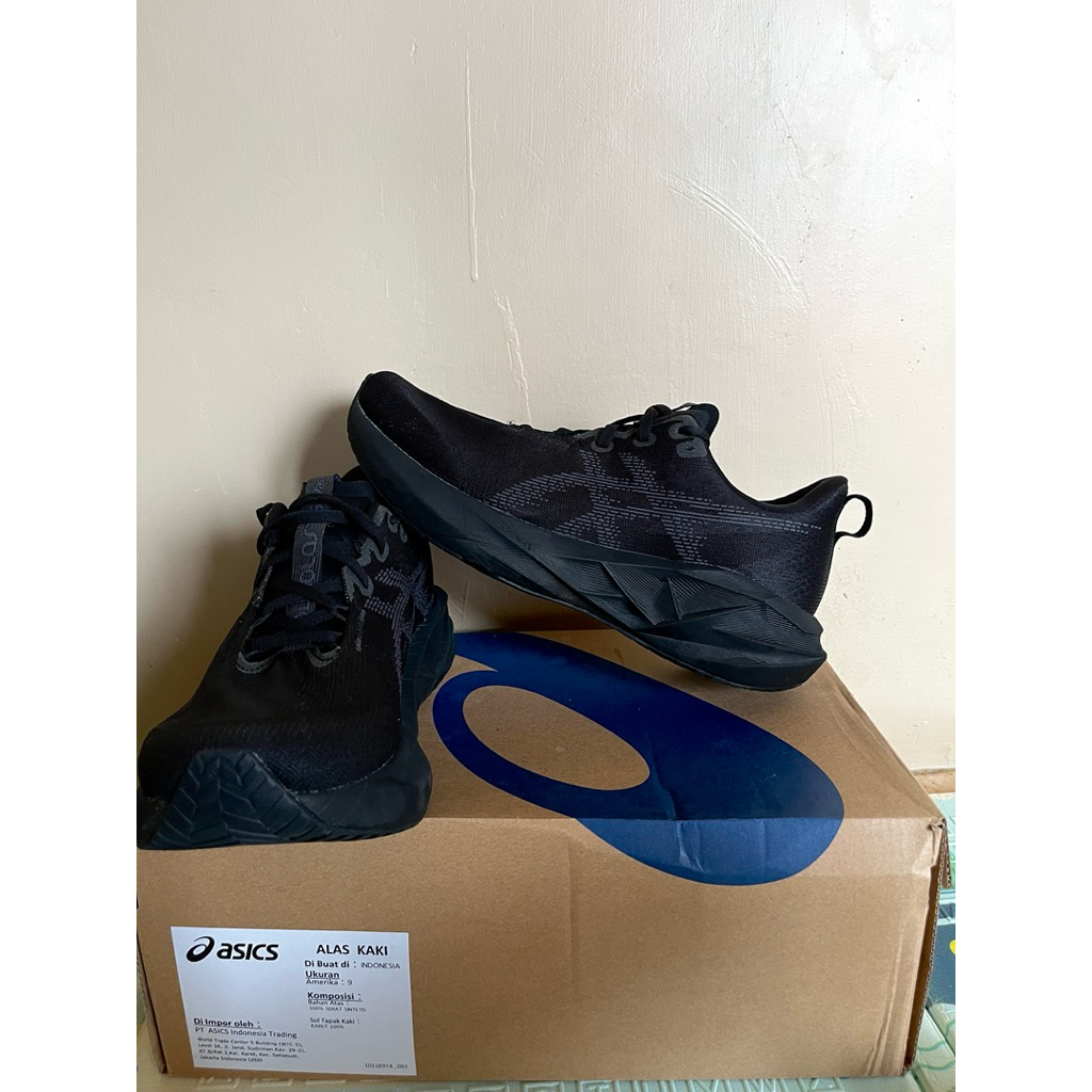 Asics Novablast 5 Original Fullblack