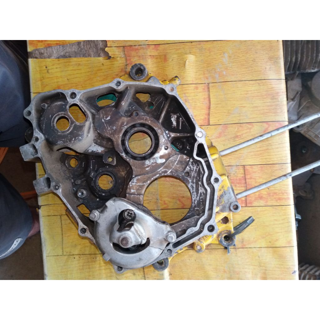 Krengkes mesin kanan Megapro primus mp original copotan bekas