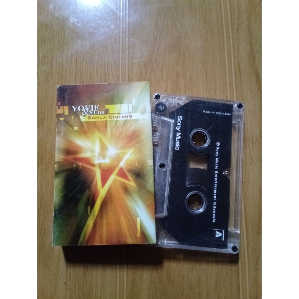 kaset pita yovie & nuno - semua bintang