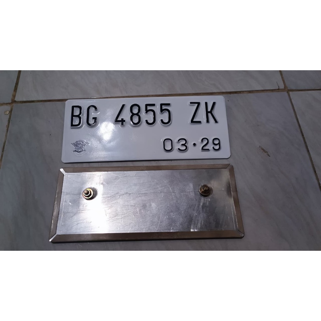 Plat Baut tanam plat putih
