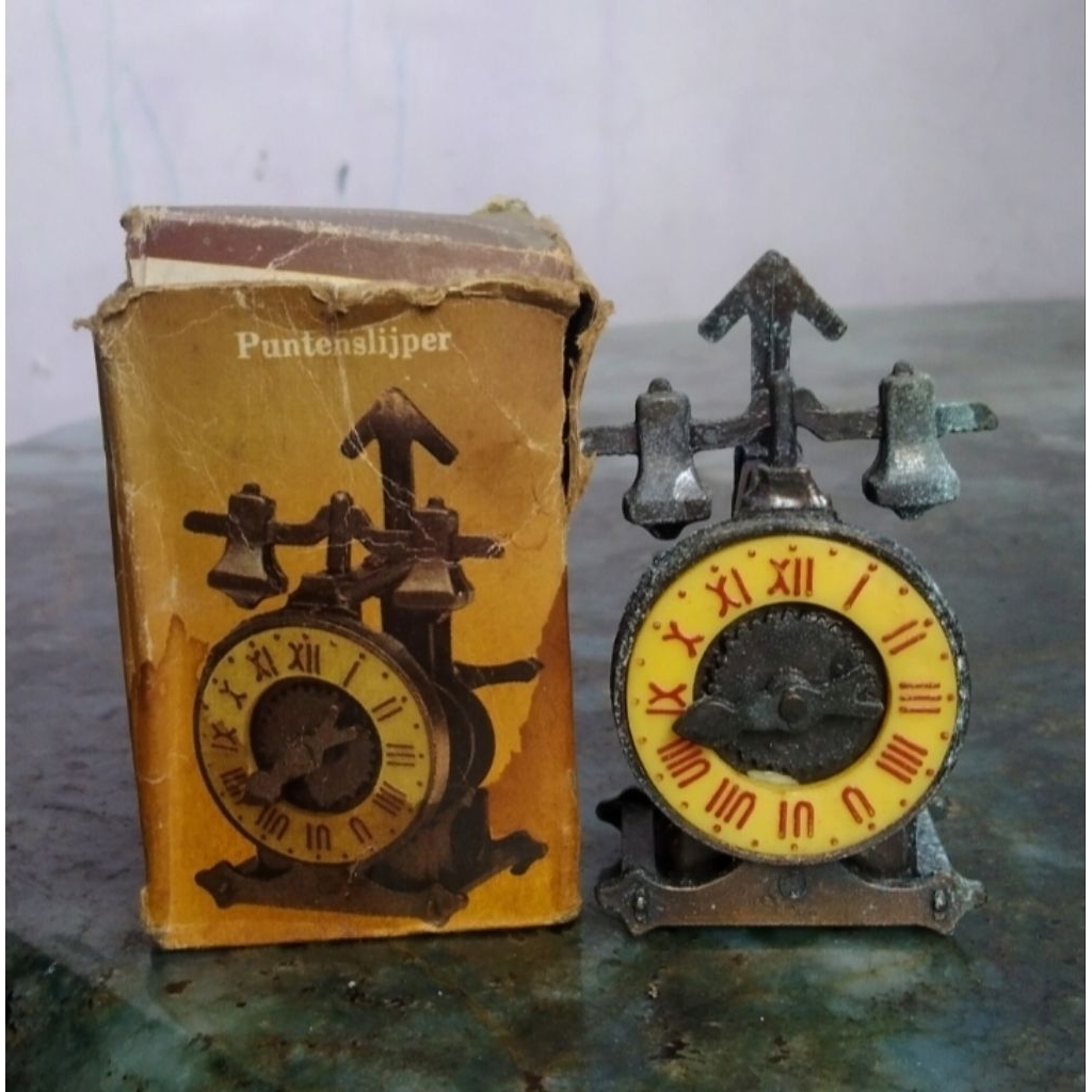 

Serutan rautan pensil antik NOS