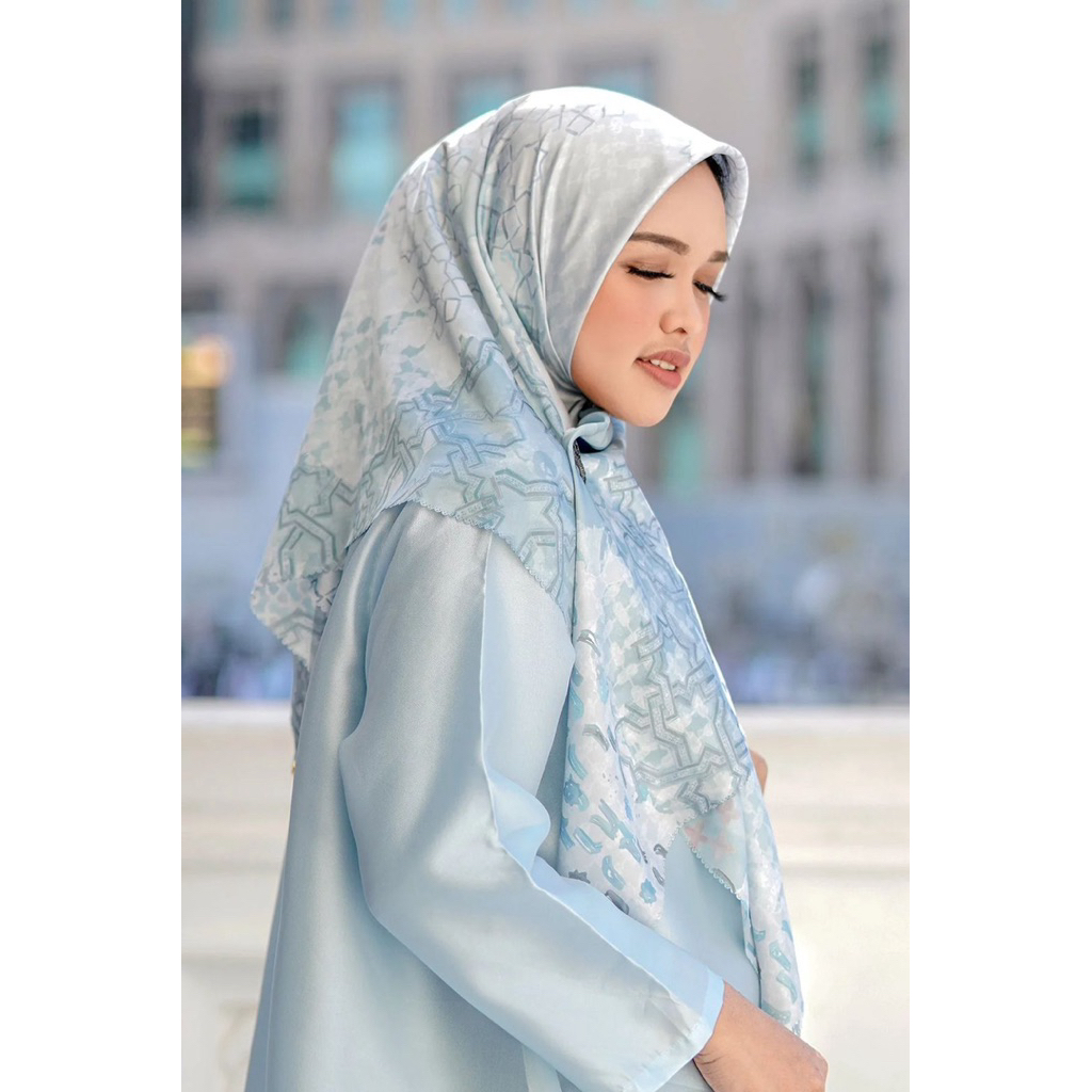 Buttonscarves - Haramain - SKY