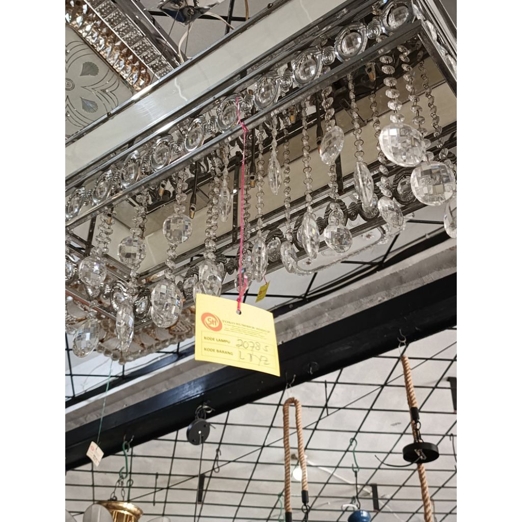 Lampu hias/gantung kristal mewah