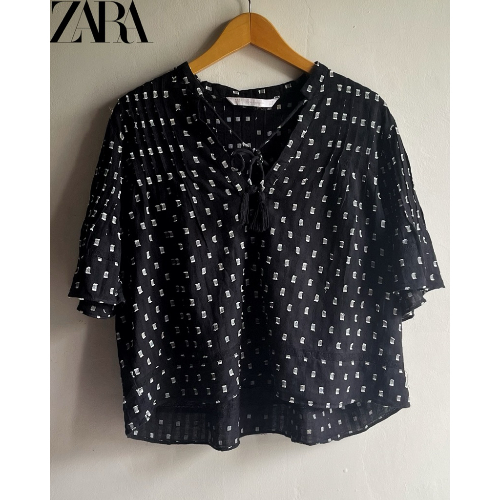 atasan zara hitam motif