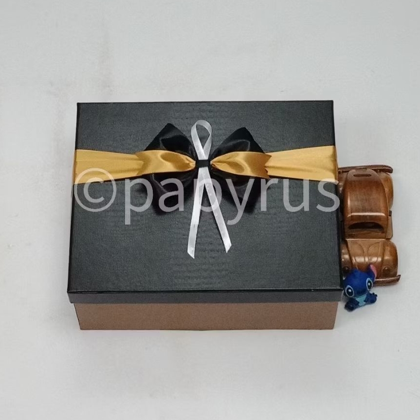

PAPYRUS Kombinasi 20x25 Tinggi 20cm Kotak Kado Gift Box Hardbox Hampers V3