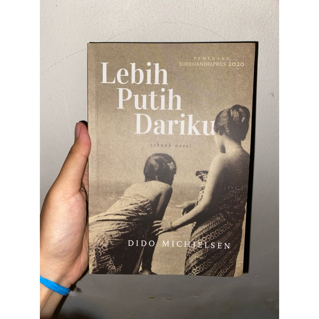 Oud.Clo | Novel Lebih Putih Dariku