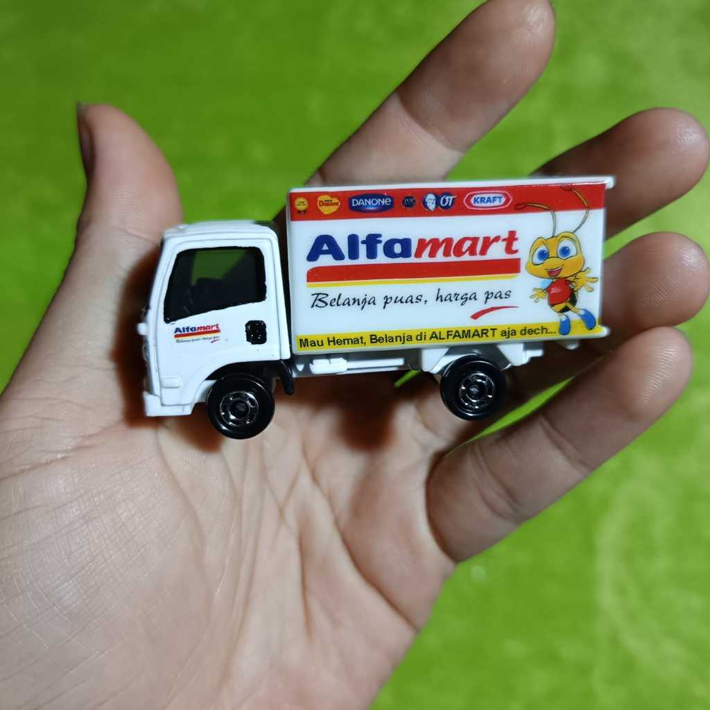 Diecast Miniatur Skala 1:64 Tomica Truck Isuzu ELF Custom Mobil Truk Alfamart