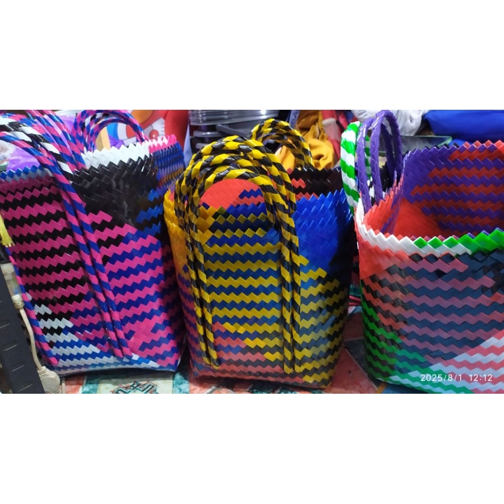 Bakul Purun Anyam kerajinan Kalimantan Plastik Warna Warni