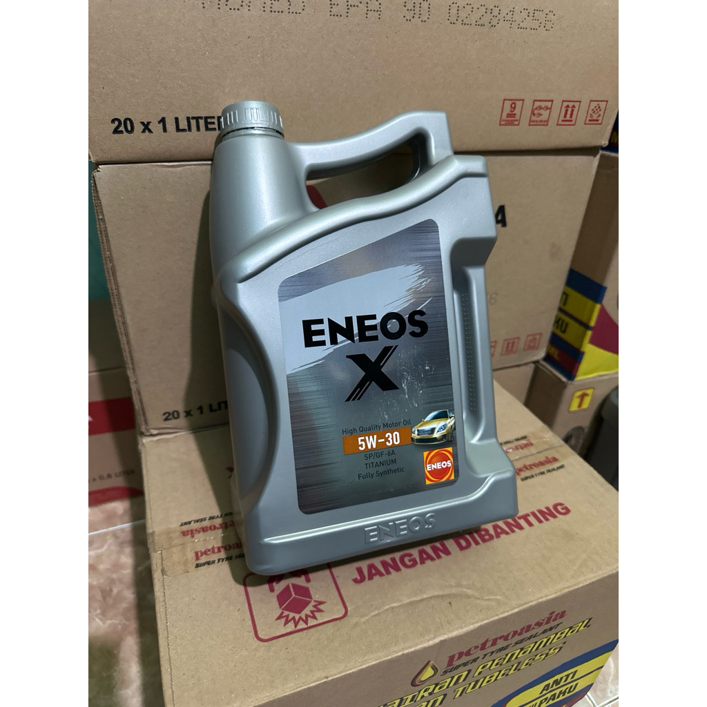 Oli mesin Eneos SAE 5W-30 Fully Synthetic 4 liter