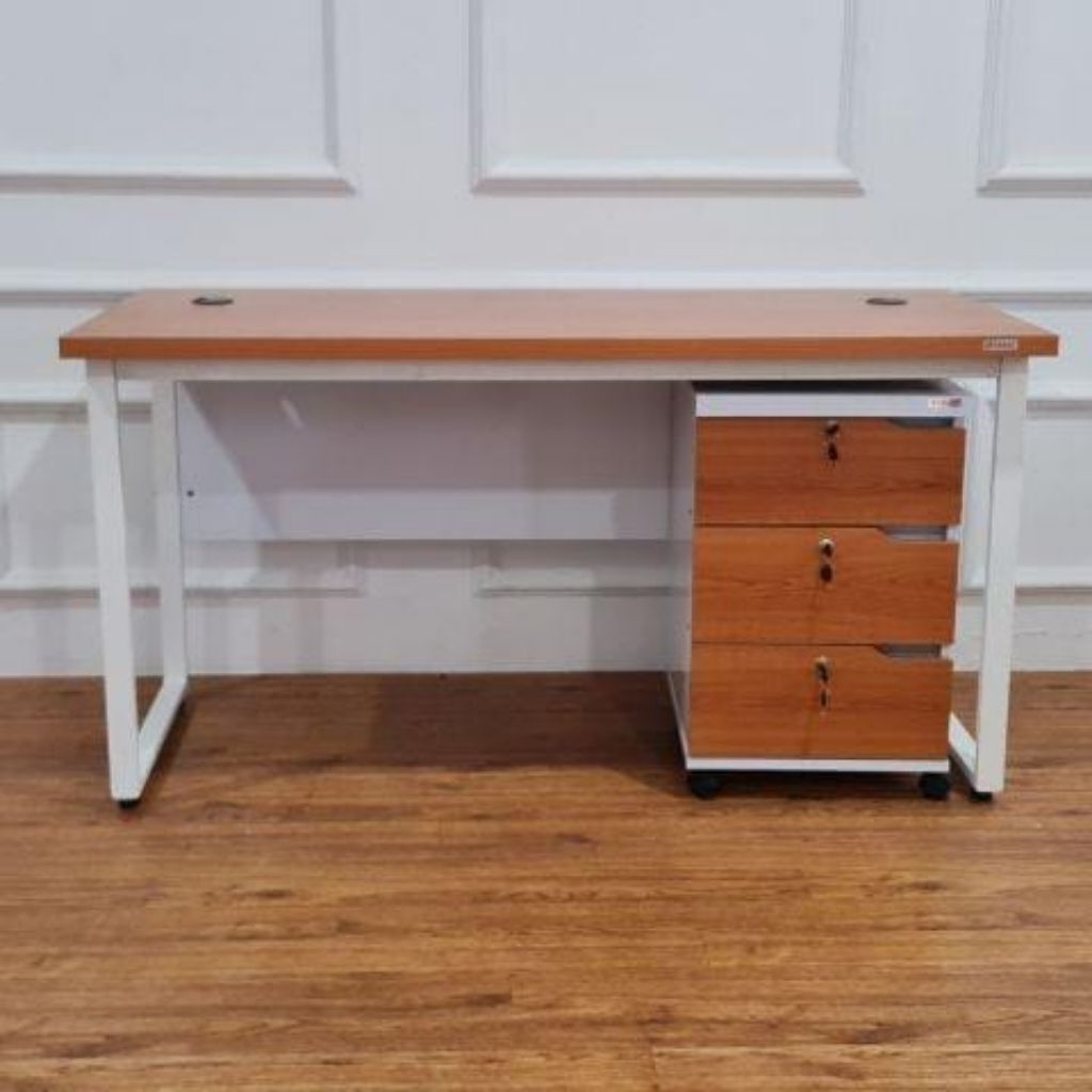 Meja Kantor / Meja Belajar Kayu Solid & Besi Hollow