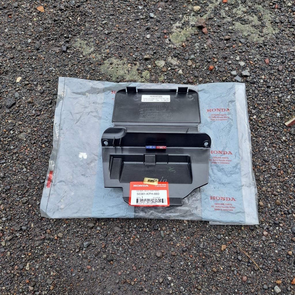 Cover tutup batrai honda karisma 125 X/D COVER ASSYBBATTERY 50381-KPH-880 Original AHM Astra honda m