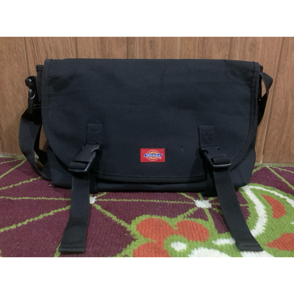 Tas Selempang Dickies