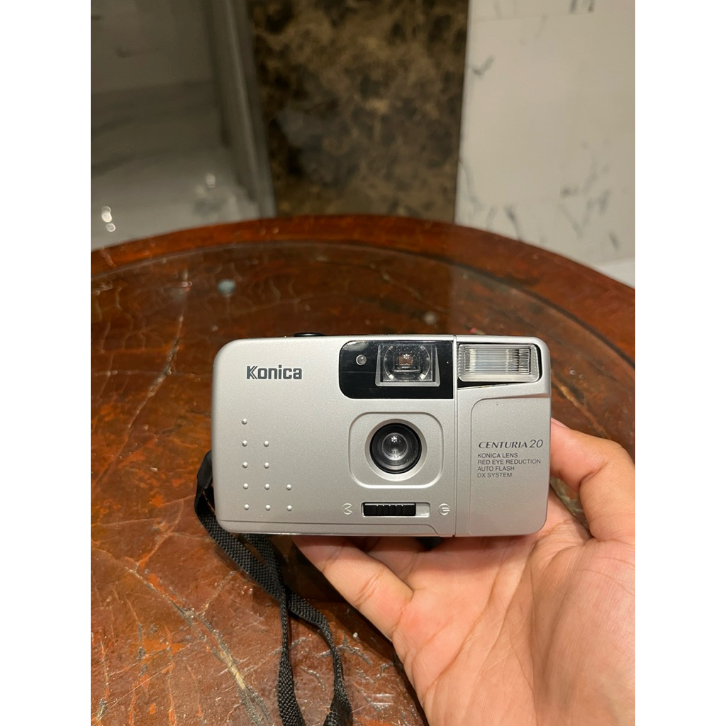 Kamera Analog Konica