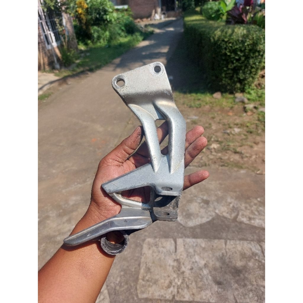 Postep Footstep Belakang Jupiter Z Burhan Sebelah Kanan Original