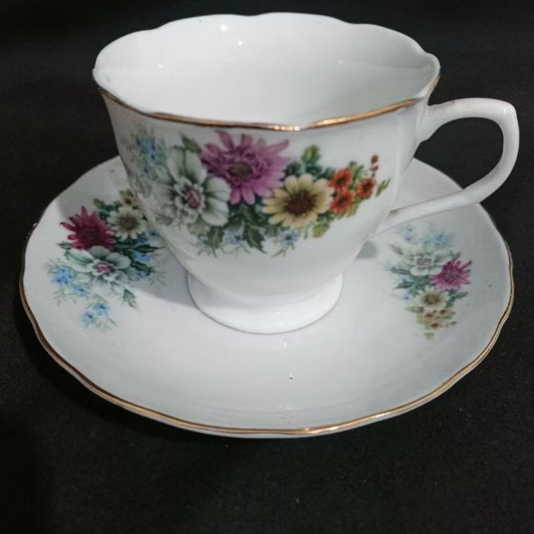 Cangkir teh china lawas motif bunga Krisan