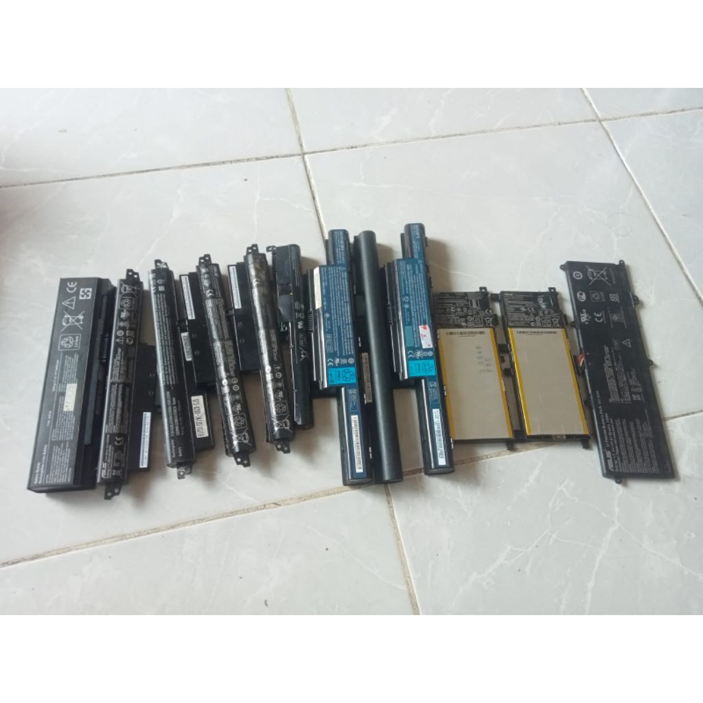 Barang Rongsokan (Baterai Laptop)