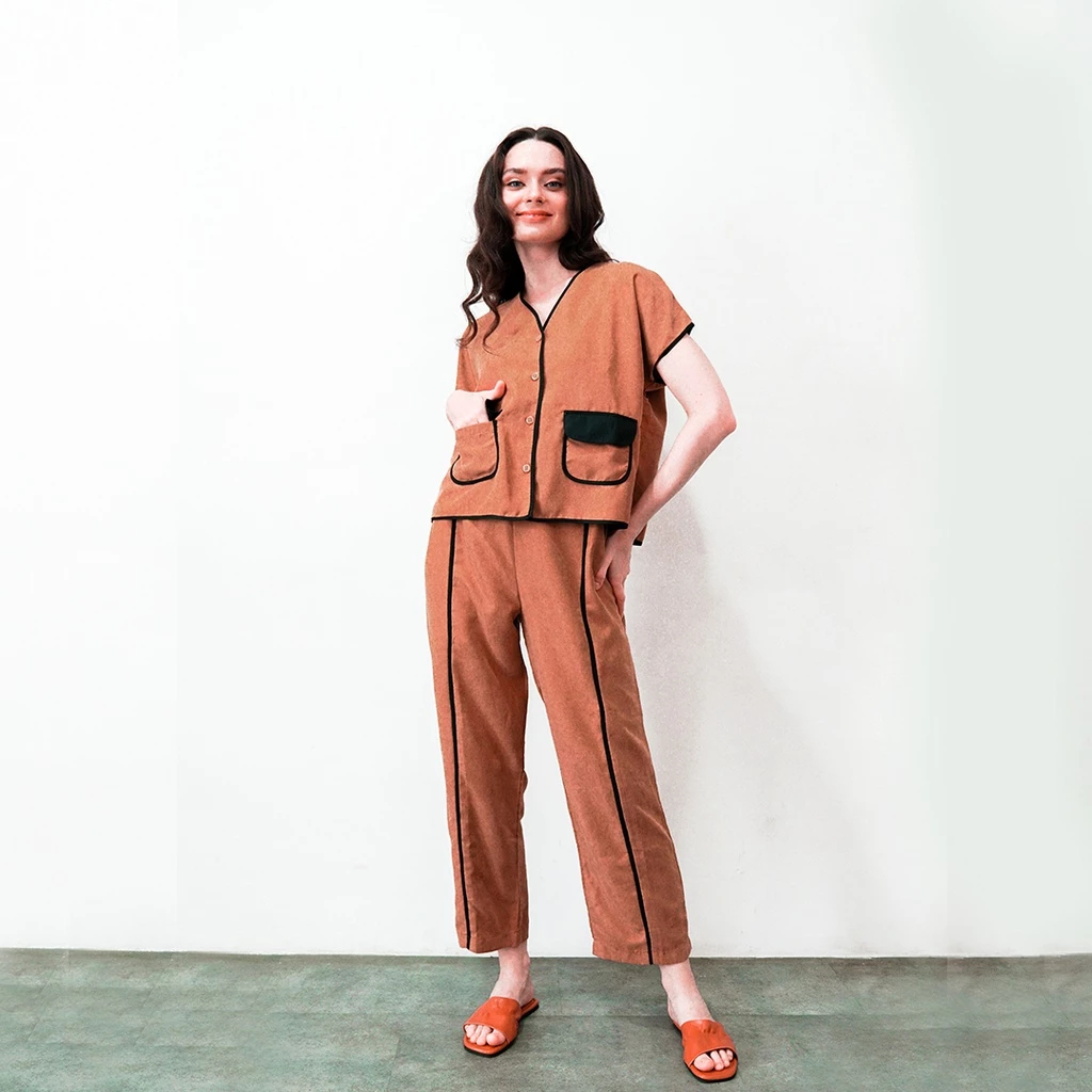 LOVESSA Myra One Set Wanita Baby Corduroy Minimalis Elegan Brown & Black