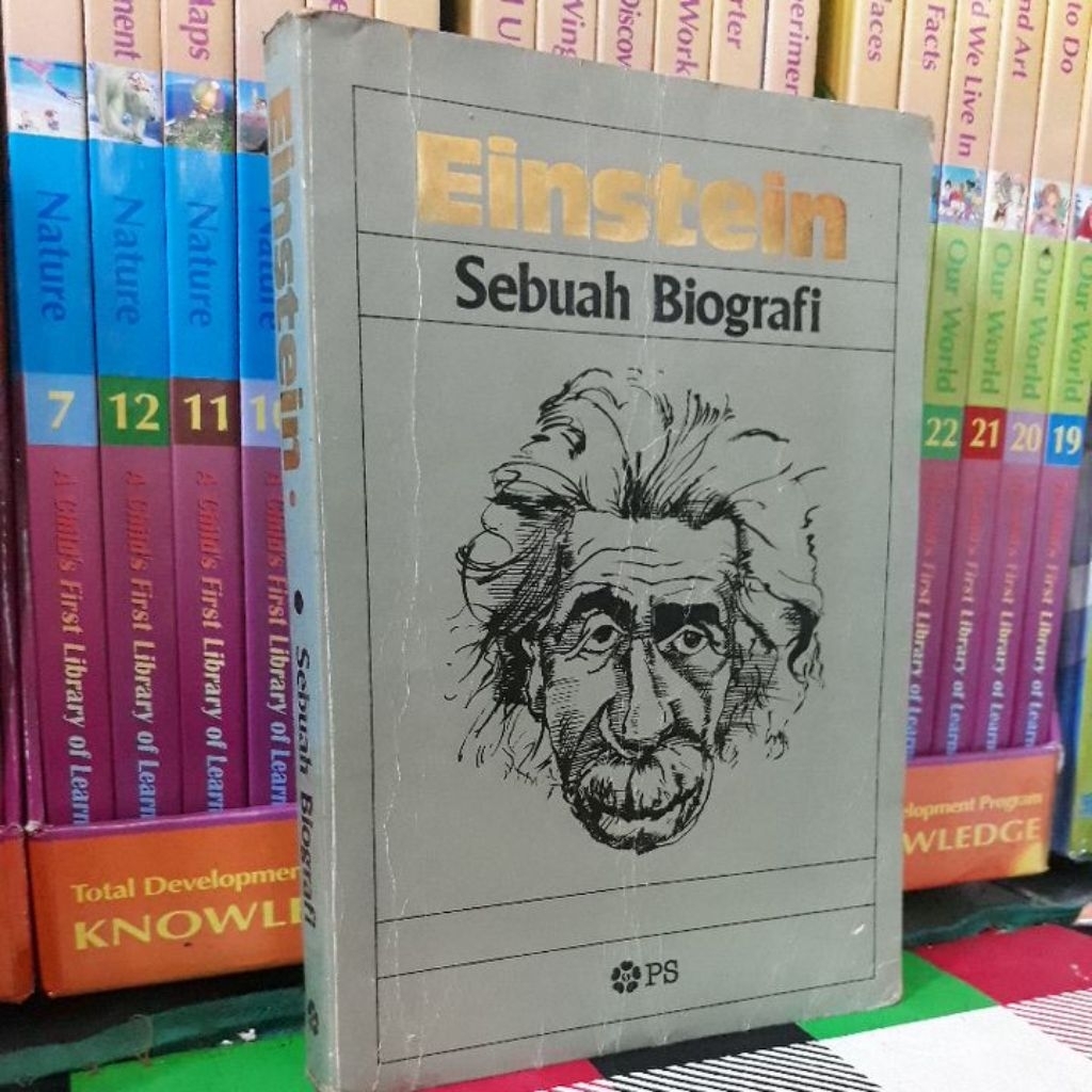 EINSTEIN SEBUAH BIOGRAFI