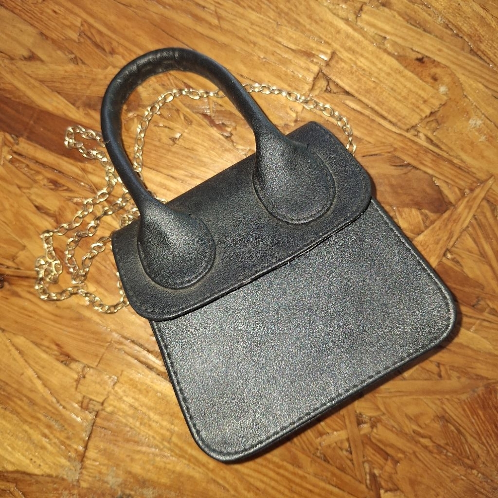 PRELOVED mini sling bag