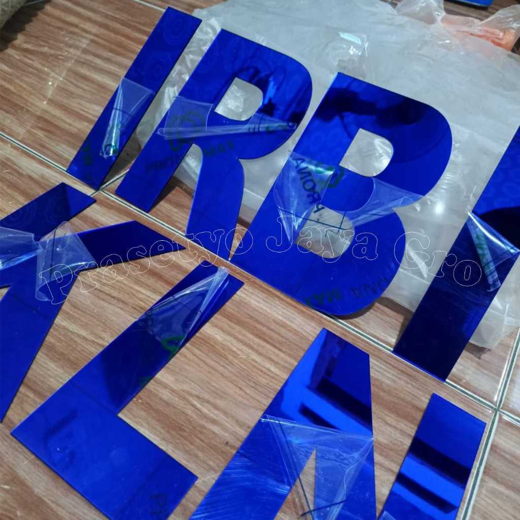 Huruf Timbul Akrilik Ekonomis Tinggi 20cm Dekorasi Huruf Timbul Akrilik Tebal 2mm Nama Kantor