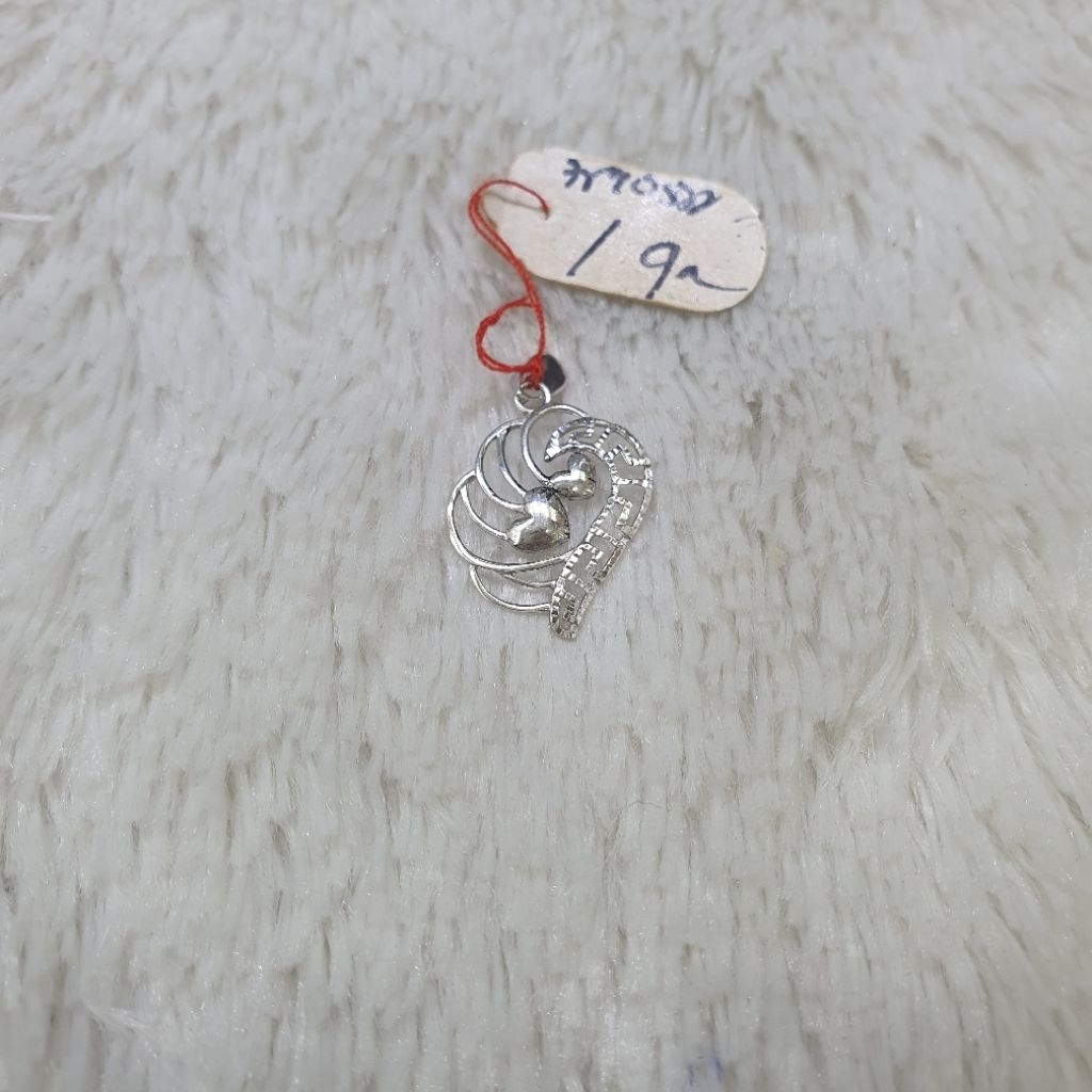 liontin love whitegold emas kadar 75% berat 1gram