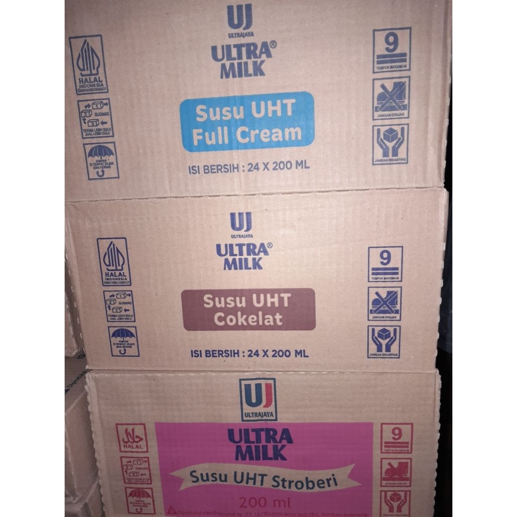 

Susu UHT Ultramilk UltraJaya Kotak ( 200 ml ) 1 dus isi 24