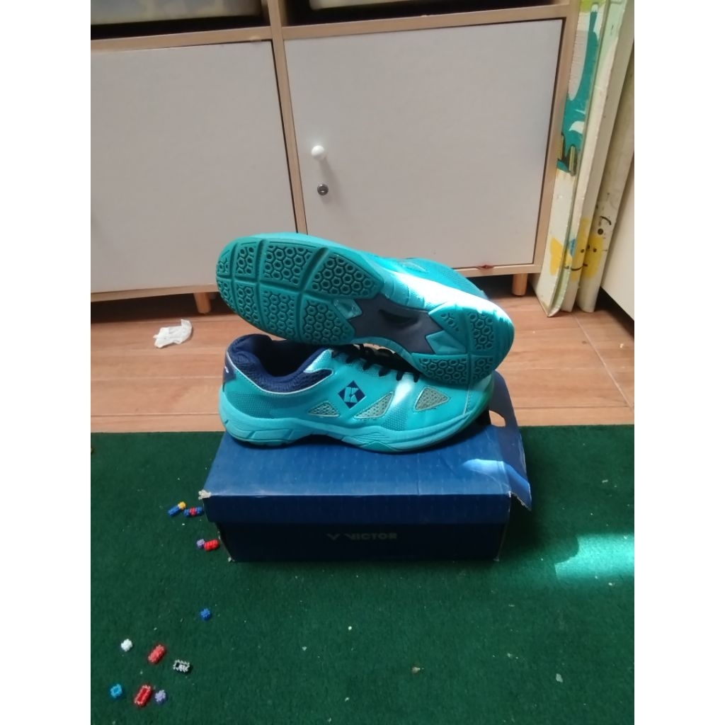 Sepatu Badminton Kumpoo Original Second Size 42, 26,5 cm