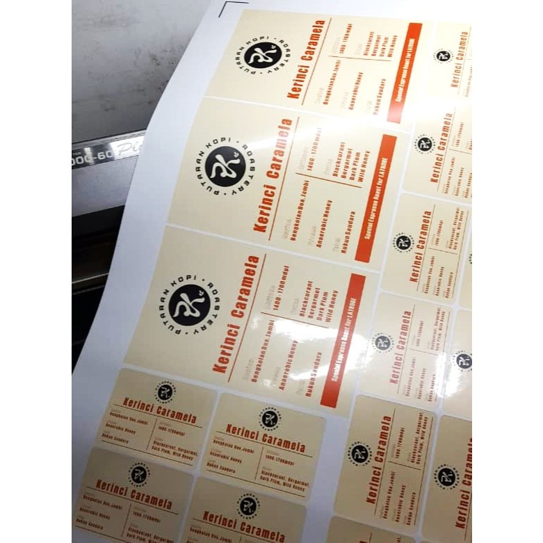 

CETAK STIKER KEMASAN/STIKER CHROMO/STIKER VINYL (Tahan Air) A3+ CUTTING