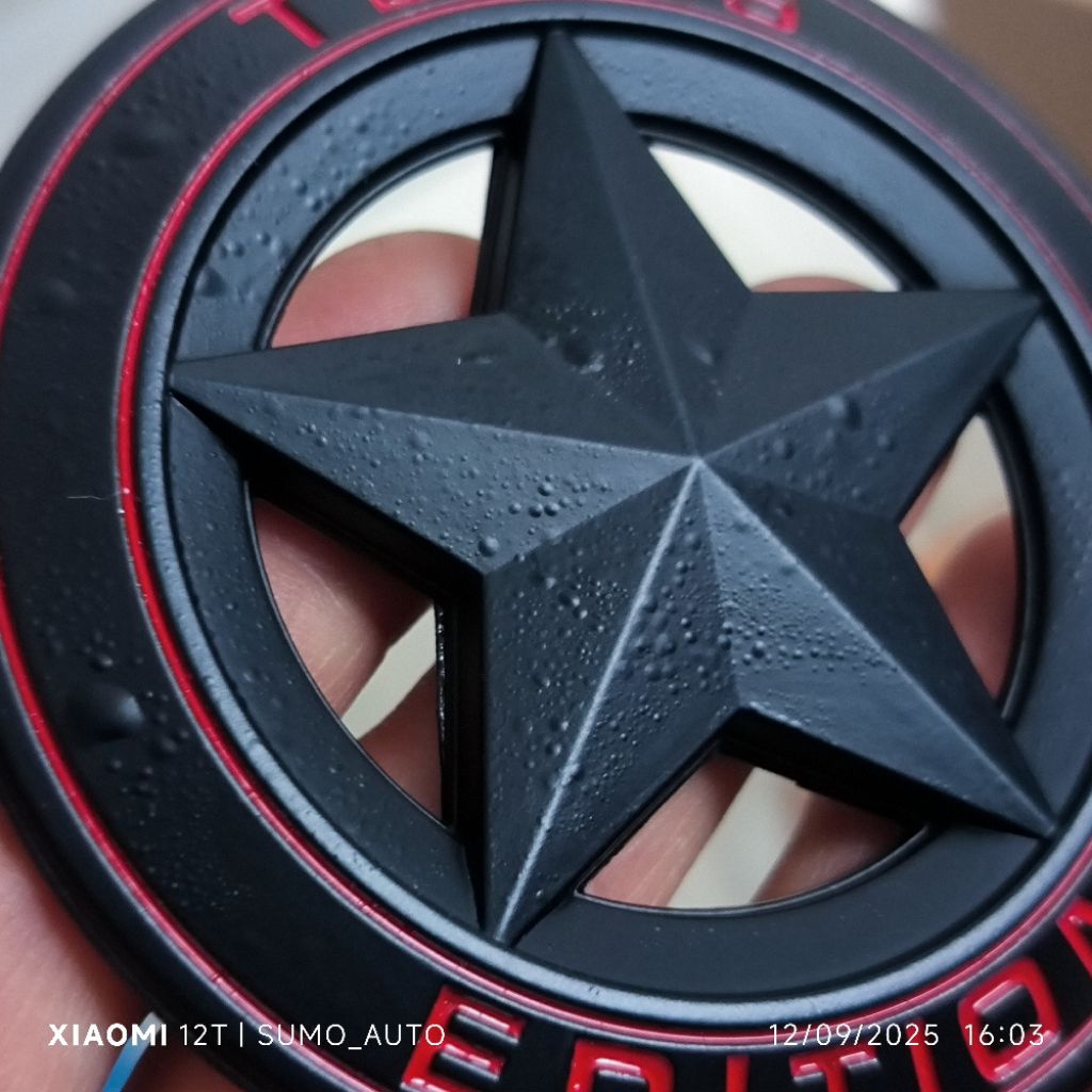 BARANG CACAT PABRIK EMBLEM LOGO TEXAS EDITION cat bintik