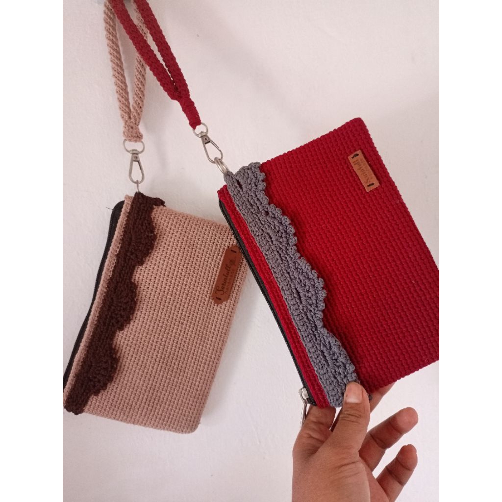 dompet rajut renda