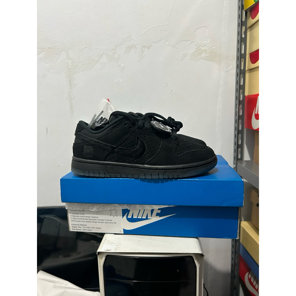 Nike dunk low undefeated black (100% authentic)