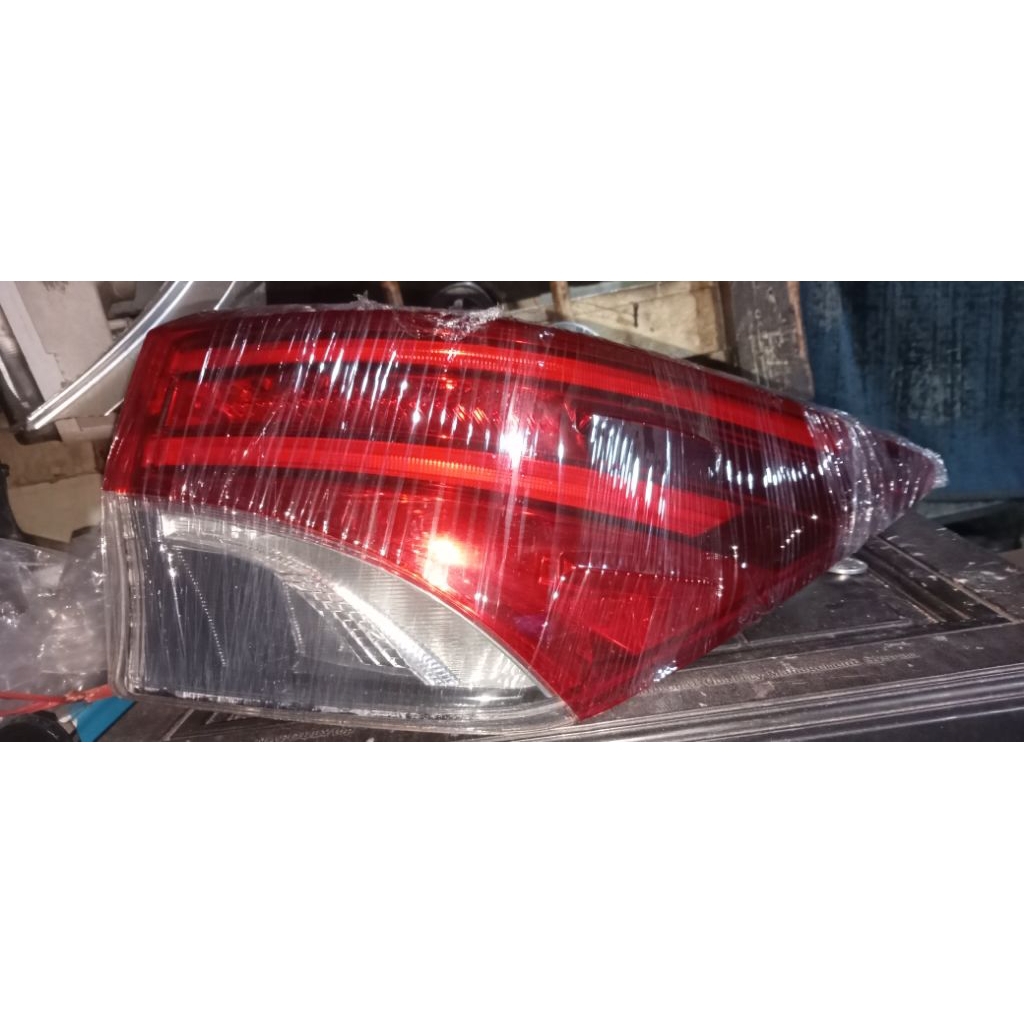 stoplamp fortuner vrz (R)