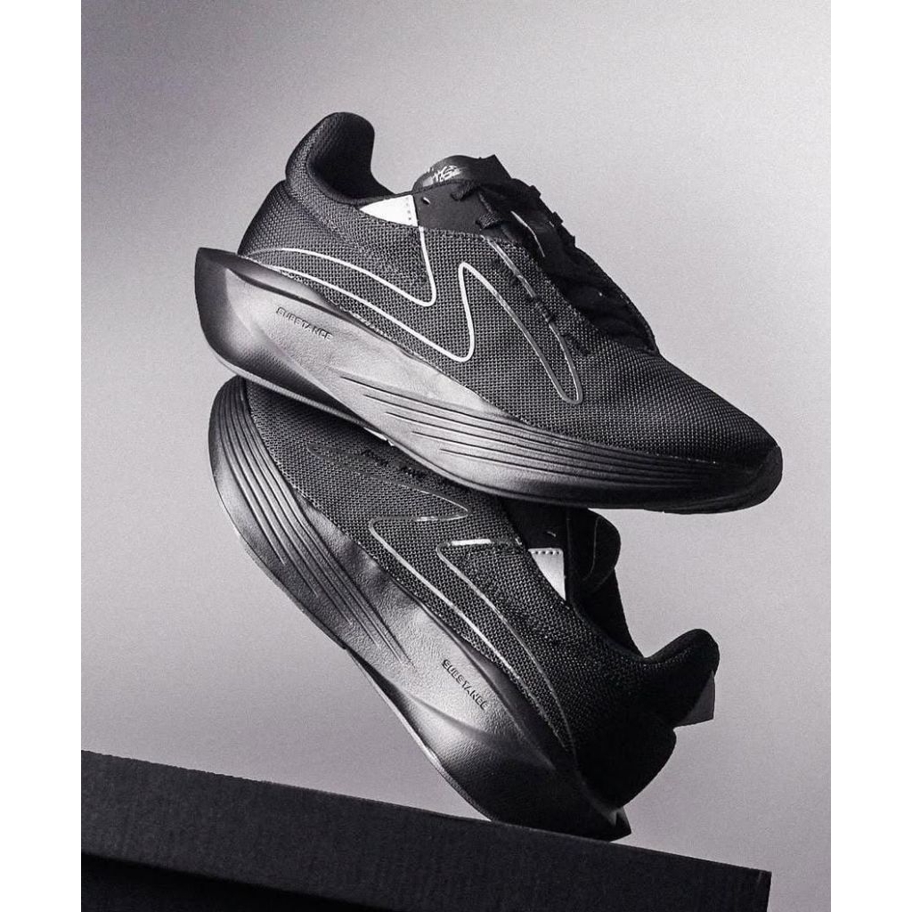 Sepatu Specs Skyglide Running Black