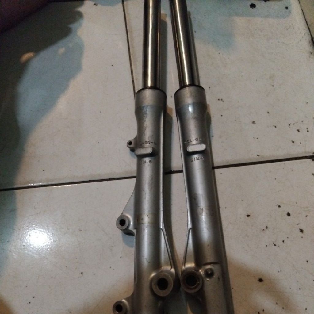 shock depan ori scoopy 2016