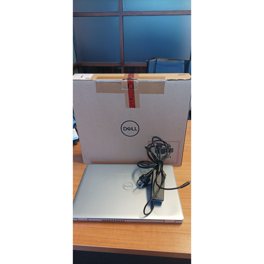 Laptop Dell Inspiron 3493