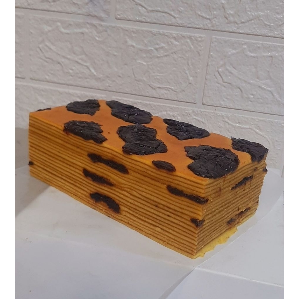 

Lapis Legit Full Prunes (SW) 20 x 10 Cm