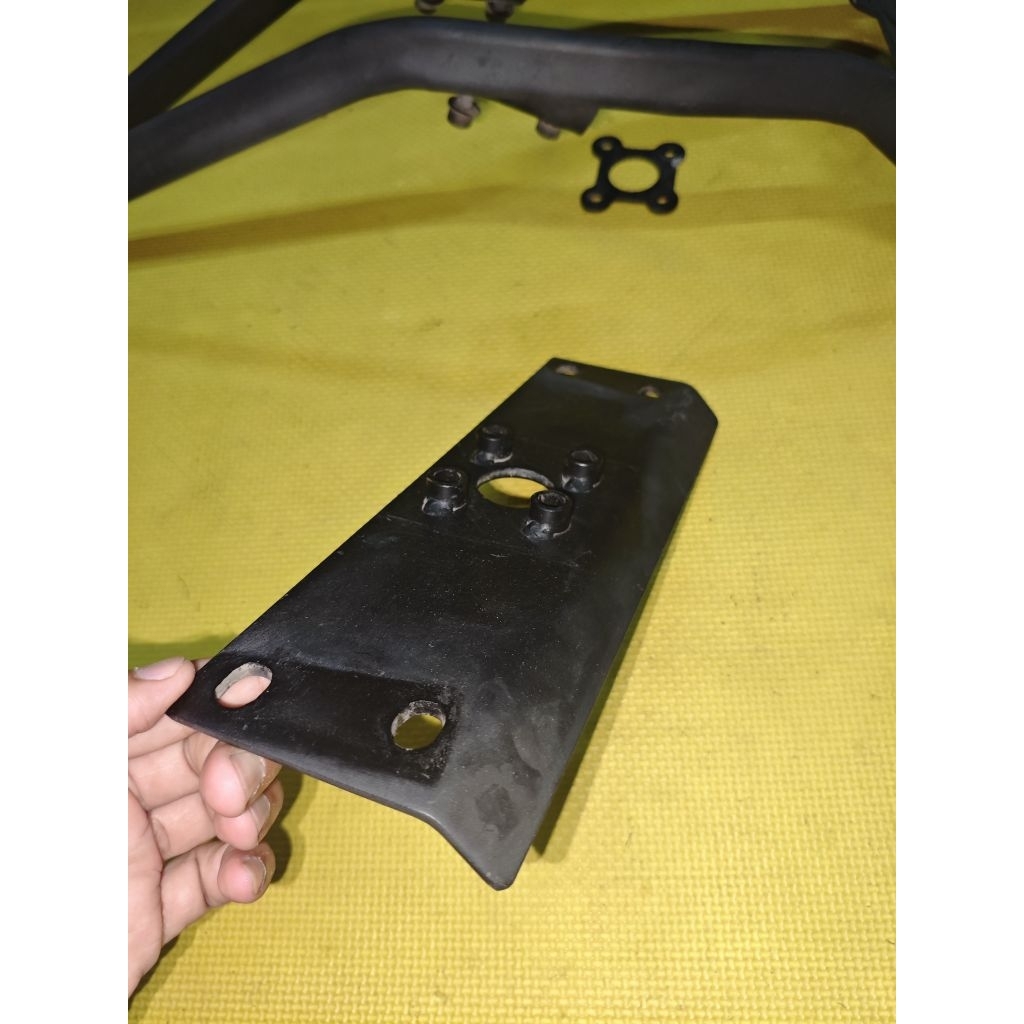 Bracket Box Belakang Yamaha Xabre - SHAD