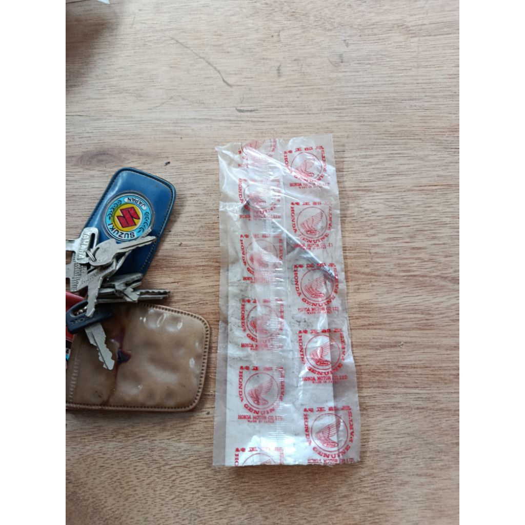 Baut bok Aki Honda C700 C800 Original Kanan