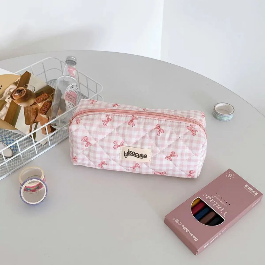 

LilPaws Tempat Pensil Tas Makeup Pouch Cantik Style Pita - Tas Kosmetik Travel | Hadiah Siswa Coquette