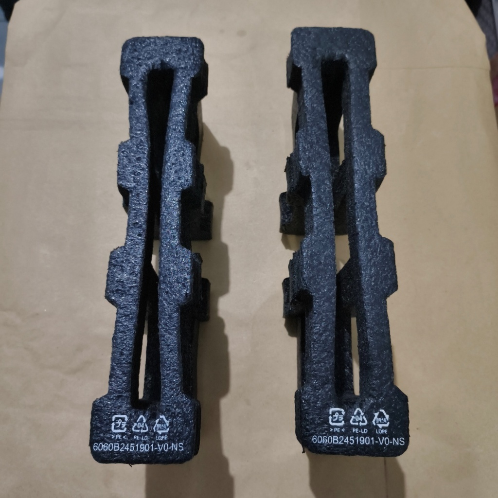 

Styrofoam Hitam Padat Tahan Benturan – 29x11x6 cm (Bekas Packing/DIY/Proteksi Barang)