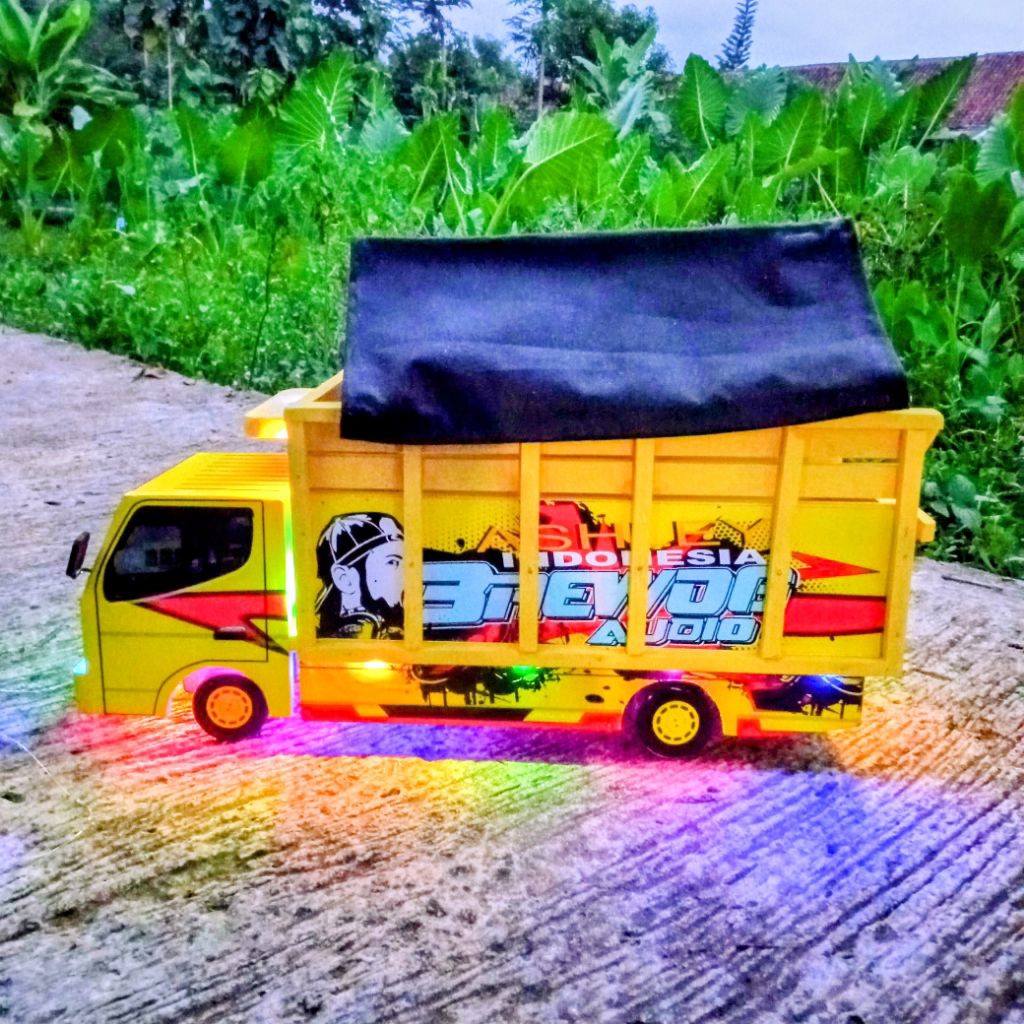 MiniaturTrukOlengJumboFullKayuUkuran55CMPintuBelakangBisaDibuka