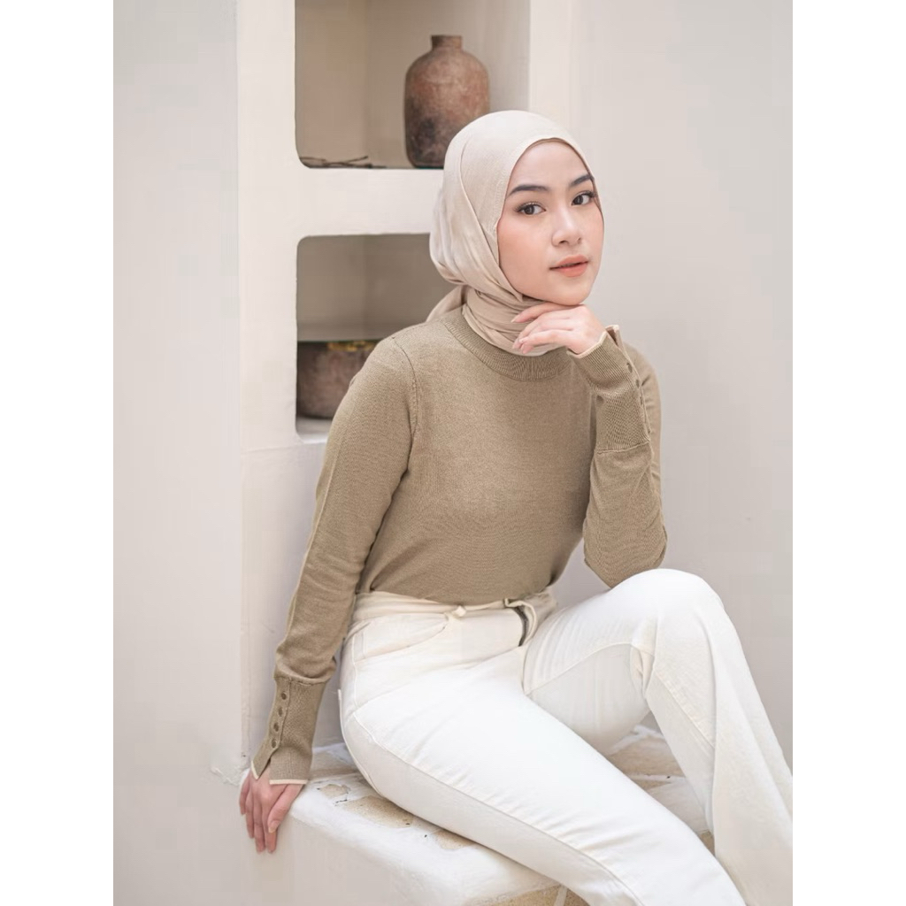 [PRELOVED] Diana Restu - Ivy Sweater | Knit Polos Wanita