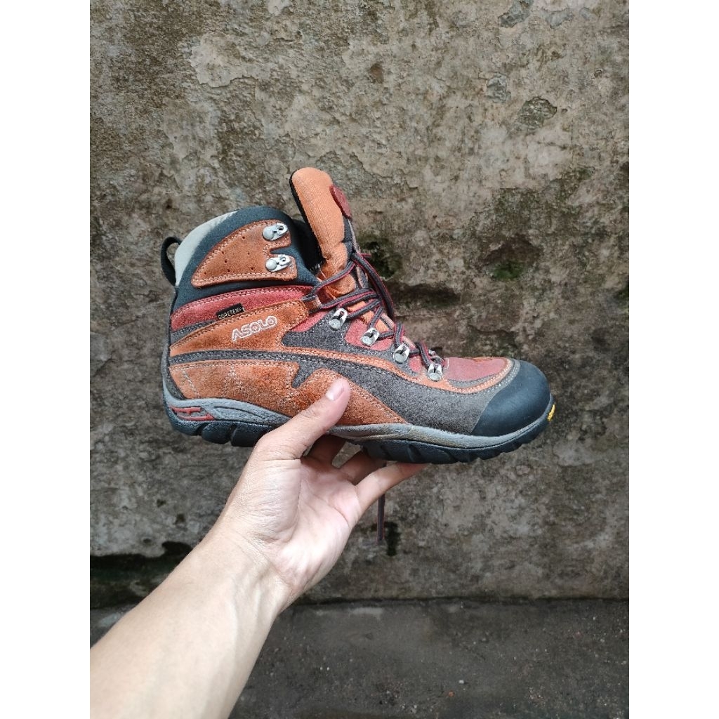 Sepatu second outdoor, Asolo size 40,5