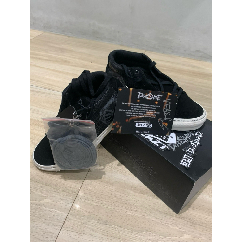 SEPATU DEADSQUAD