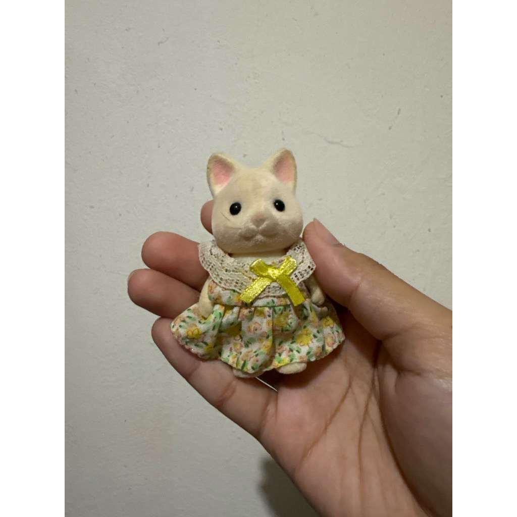 Sylvanian Families Silk Cat Sister