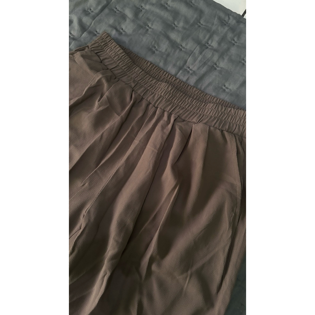 Preloved Celana Kulot Panjang Warna Hijau Army
