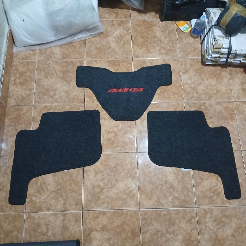 Karpet baris 2 untuk avanza Original ( thn 2008-2010 dan 2016-2019 )